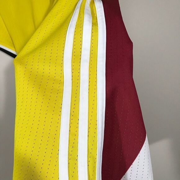 🎉 3 for $20 Adidas Burgandy Yellow Soccer Jersey - Picture 7 of 8